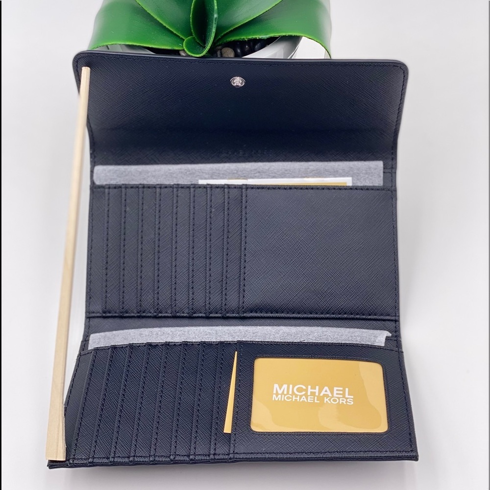 Michael Kors Trifold Wallet Black - Picture 5 of 10